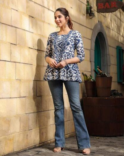 Women Printed Regular Fit Top